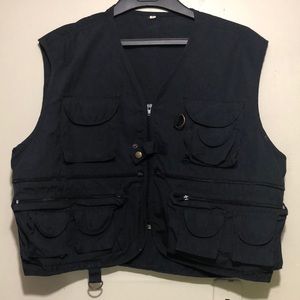 Vest with lots pockets size XL